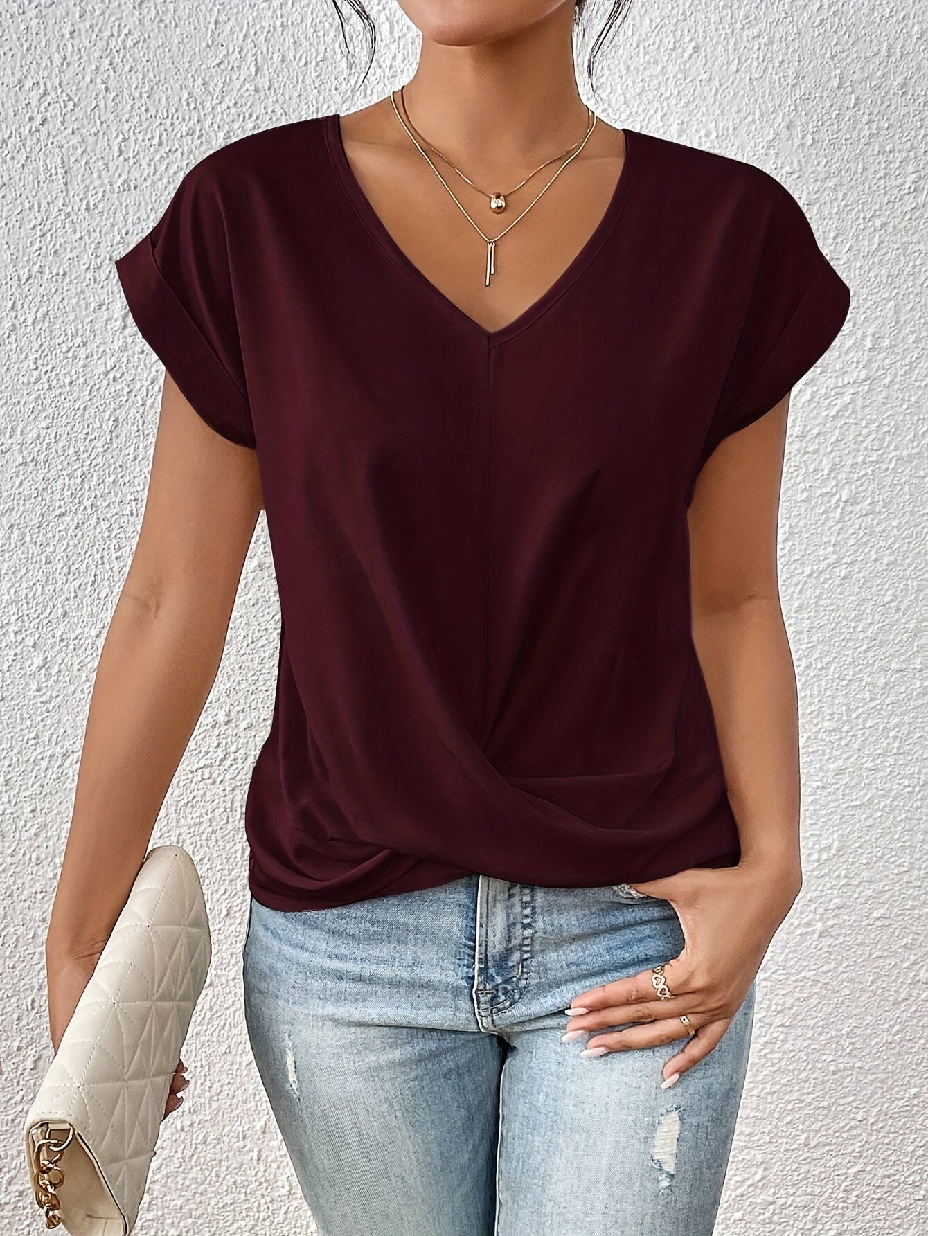 Cleo - Camiseta con escote corazón favorecedora
