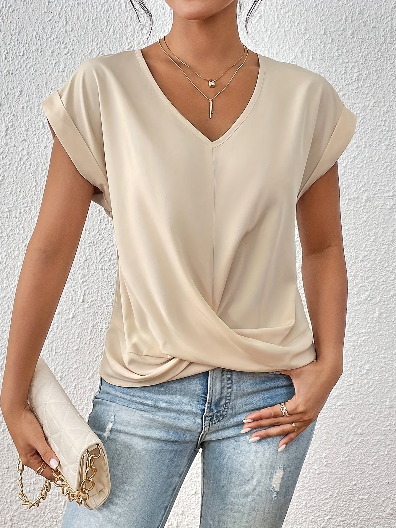 Cleo - Camiseta con escote corazón favorecedora